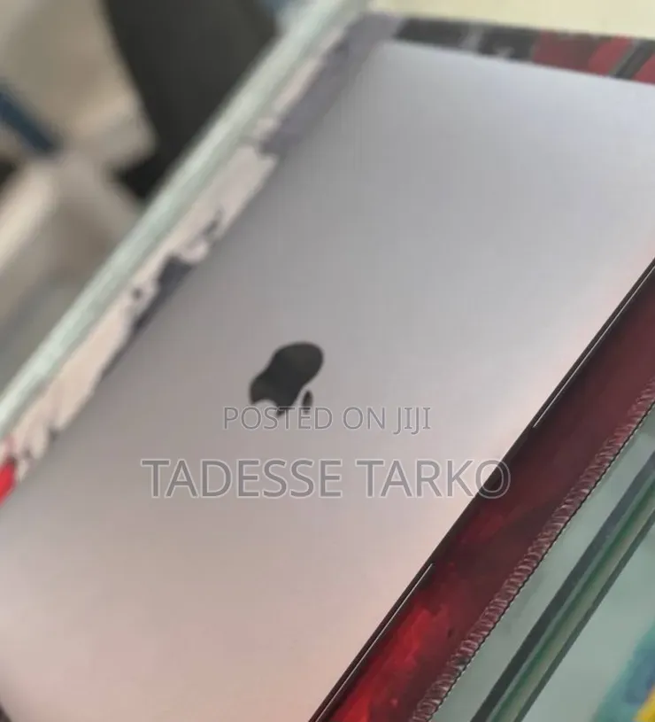 New Laptop Apple MacBook Pro 2021 M1 8GB Apple M1 SSD 256GB
