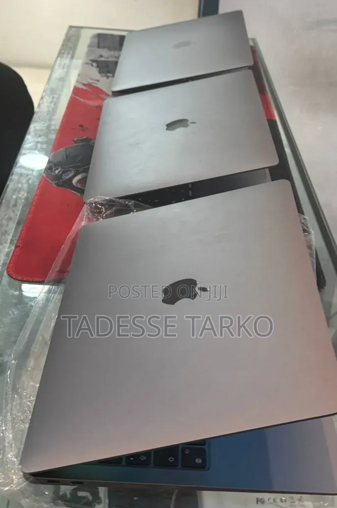 New Laptop Apple MacBook Pro 2021 M1 8GB Apple M1 SSD 256GB