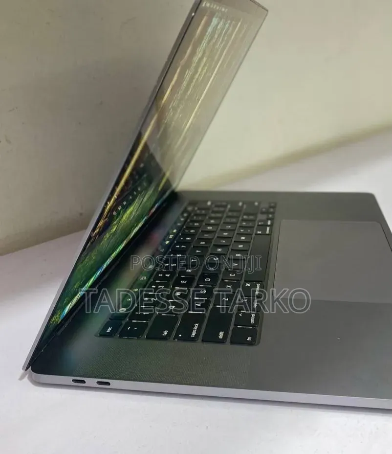 New Laptop Apple MacBook Pro 2019 16GB Intel Core i9 SSD 1T