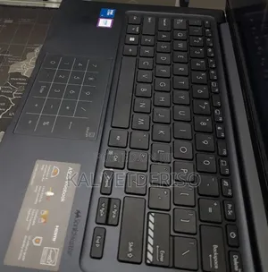 New Laptop 8GB Intel Core i5 SSD 512GB