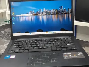 New Laptop 8GB Intel Core i5 SSD 512GB