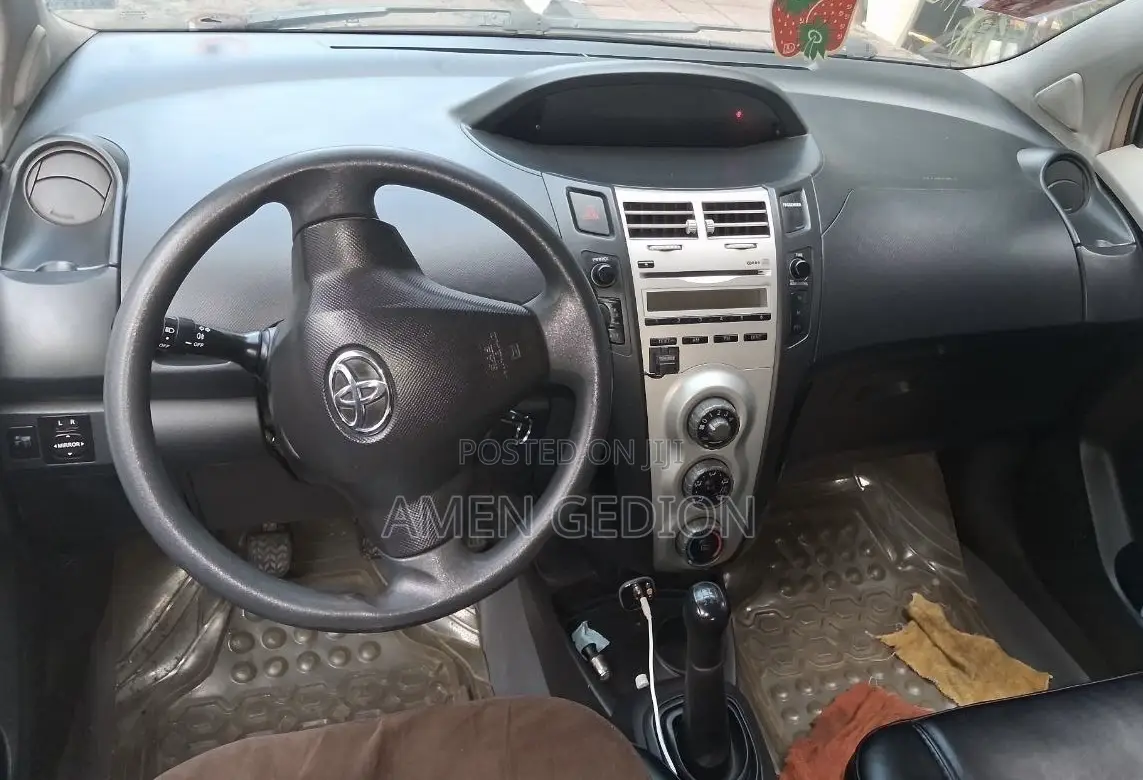 Toyota Yaris 2009 Silver