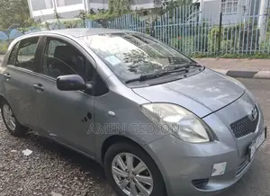 Toyota Yaris 2009 Silver