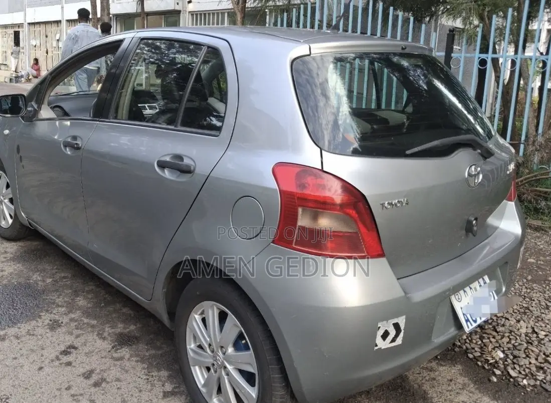 Toyota Yaris 2009 Silver