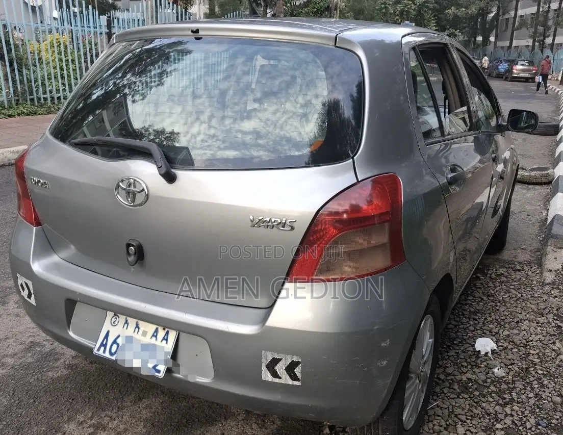 Toyota Yaris 2009 Silver