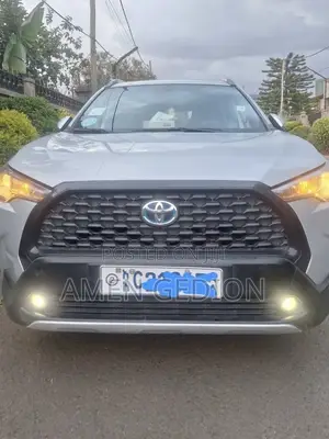 Toyota Corolla Cross Hybrid 2023 Silver