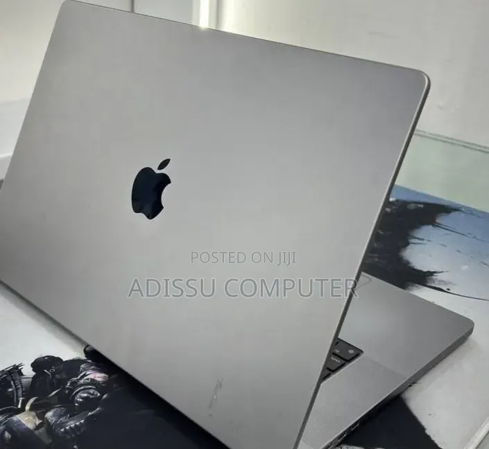 New Laptop Apple MacBook Pro 2019 32GB Apple M1 SSD 1T