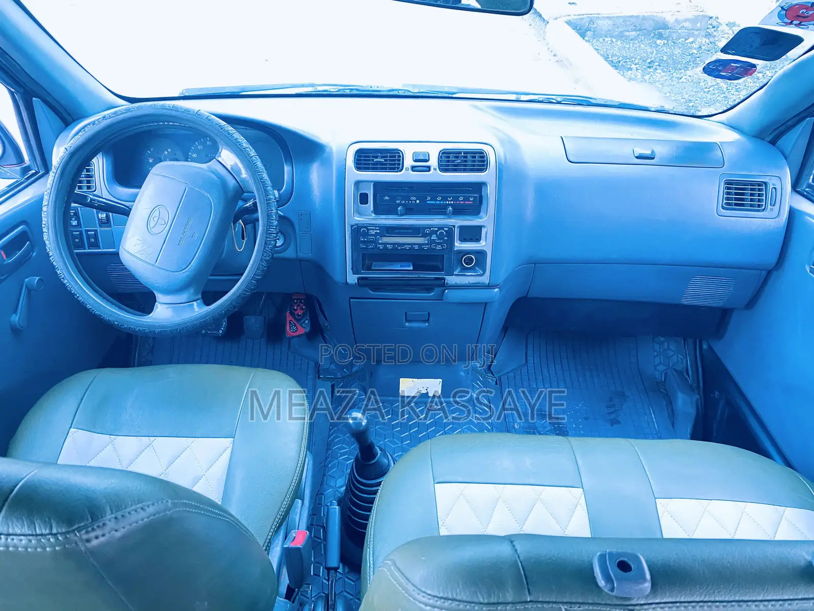 Toyota Grand HiAce 2000