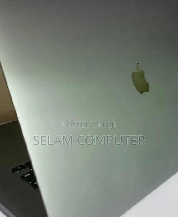 New Laptop Apple MacBook Pro 2019 16GB Intel Core i9 SSD 1T