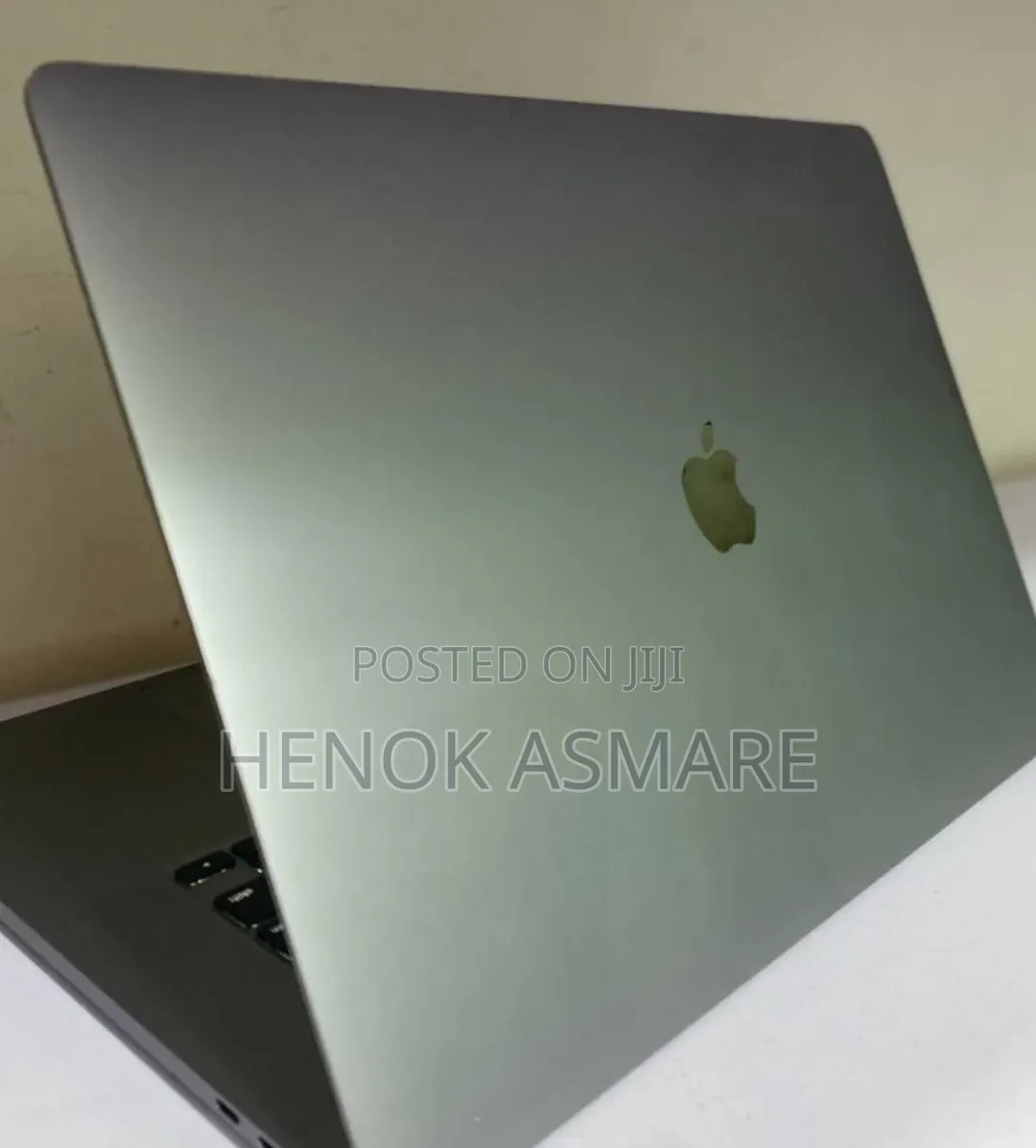 New Laptop Apple MacBook Pro 2019 32GB Intel Core i9 SSD 512GB