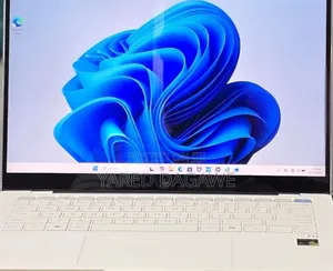 New Laptop HP OmniBook 5 14" 16GB Qualcomm Snapdragon X Plus SSD 1T