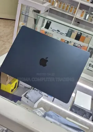 New Laptop Apple MacBook Air 2025 M4 16GB Apple M4 SSD 256GB