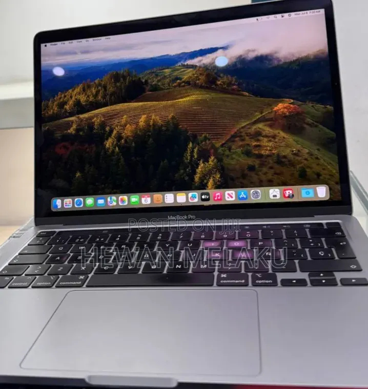 New Laptop Apple MacBook Pro 2020 M1 16GB Apple M1 Pro SSD 512GB