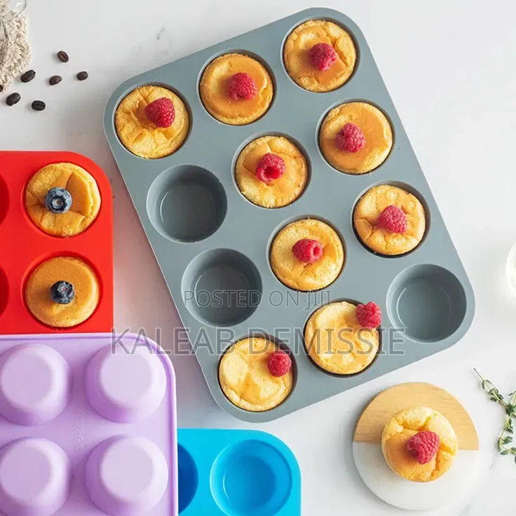 12 Holes Silicone Baking Muffin Pan