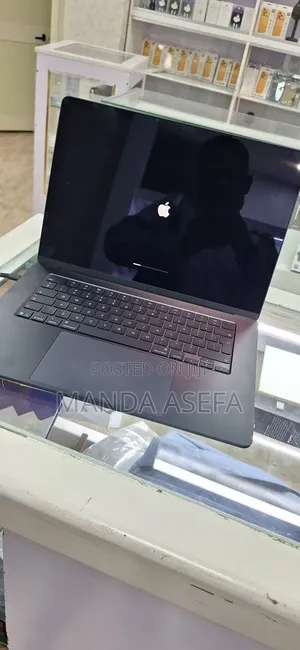 New Laptop Apple MacBook Air 2025 M4 16GB Apple M4 SSD 256GB