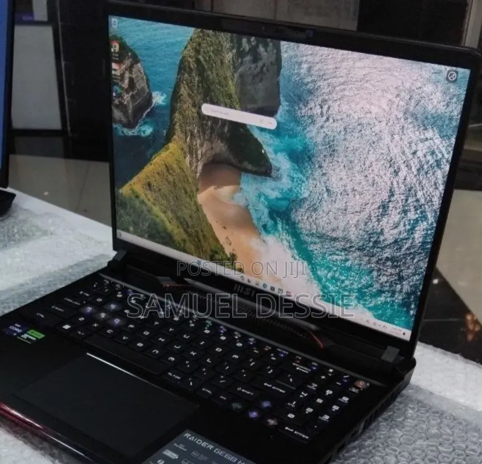 New Laptop MSI Raider GE68HX 13VI-202US 32GB Intel Core i9 SSD 1T
