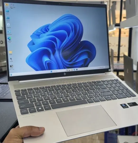 New Laptop HP Pavilion 15 16GB Intel Core Ultra 7 SSD 1T