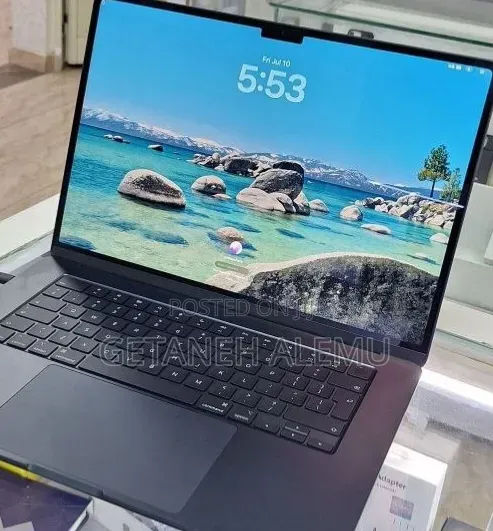 New Laptop Apple MacBook 16GB AMD A10 SSD 1T