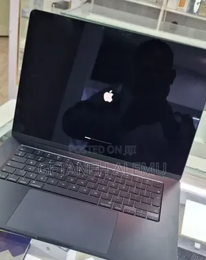 New Laptop Apple MacBook 16GB AMD A10 SSD 1T