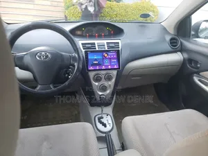 Toyota Belta 2010 Silver