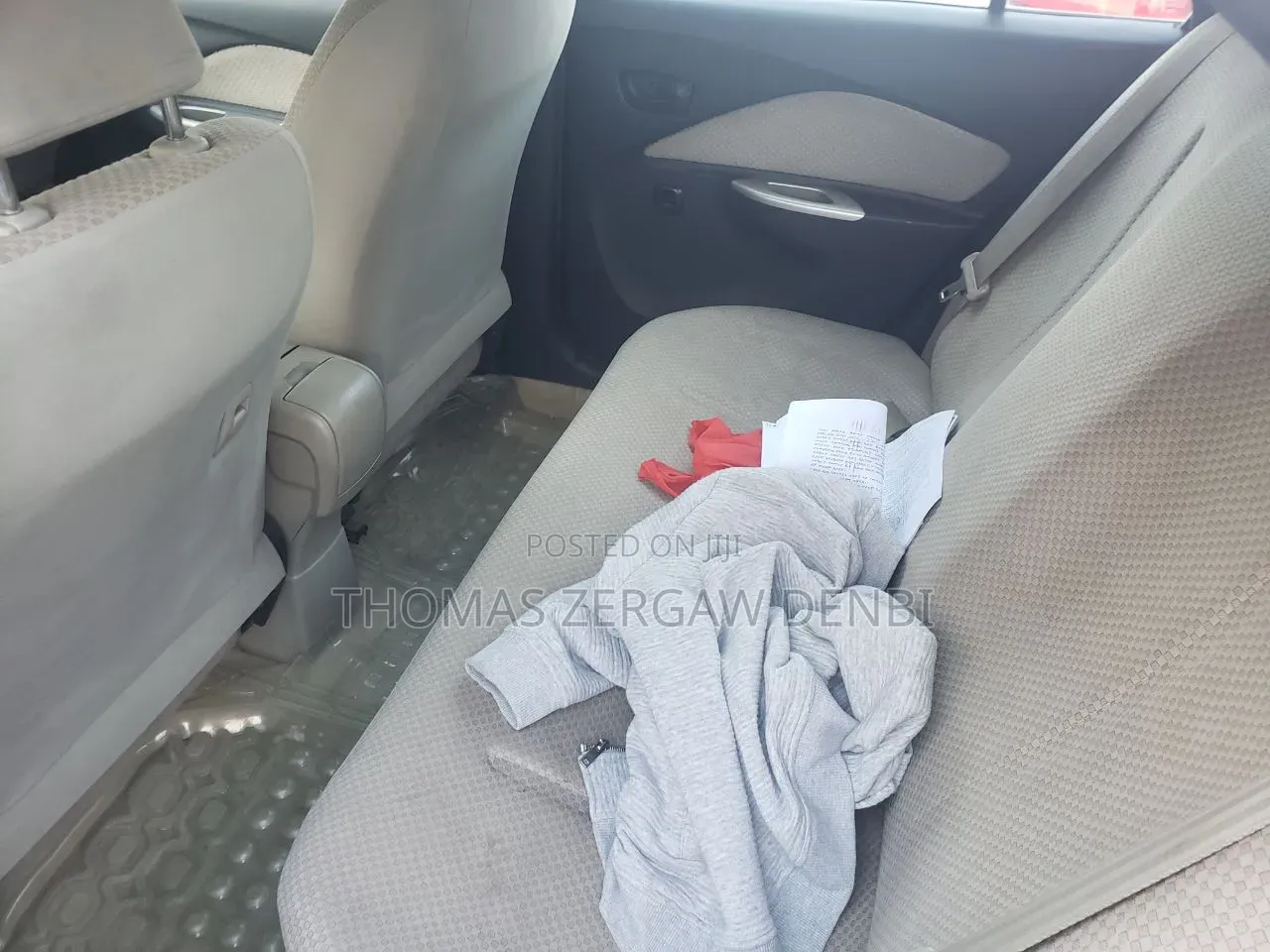Toyota Belta 2010 Silver