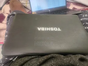 Laptop Toshiba Satellite C850 4GB Intel Core i3 HDD 500GB