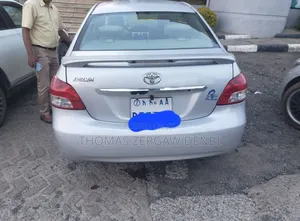 Toyota Belta 2010 Silver