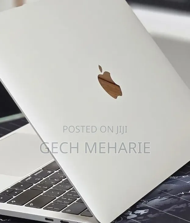 New Laptop Apple MacBook 2017 16GB Intel Core i7 SSD 512GB