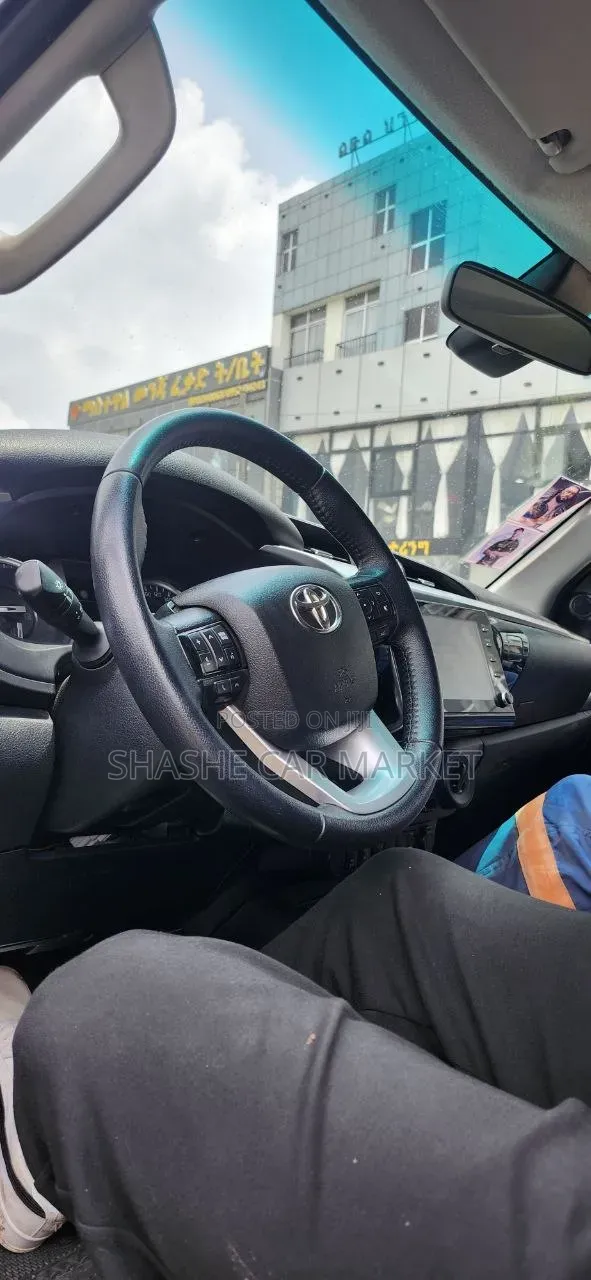 Toyota Hilux 2021