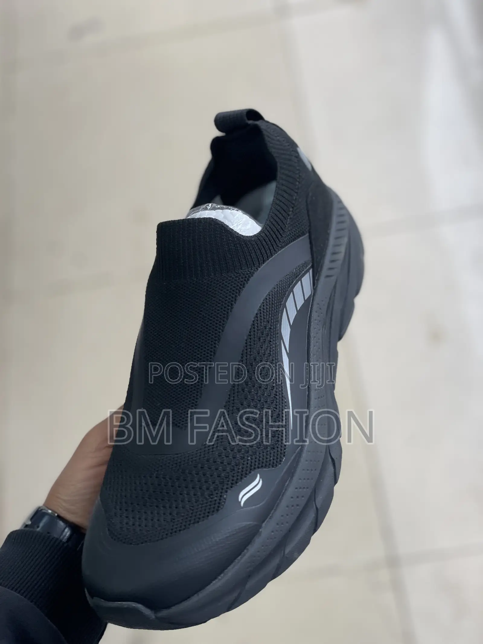 Goupu Black Lightweight Sneakers