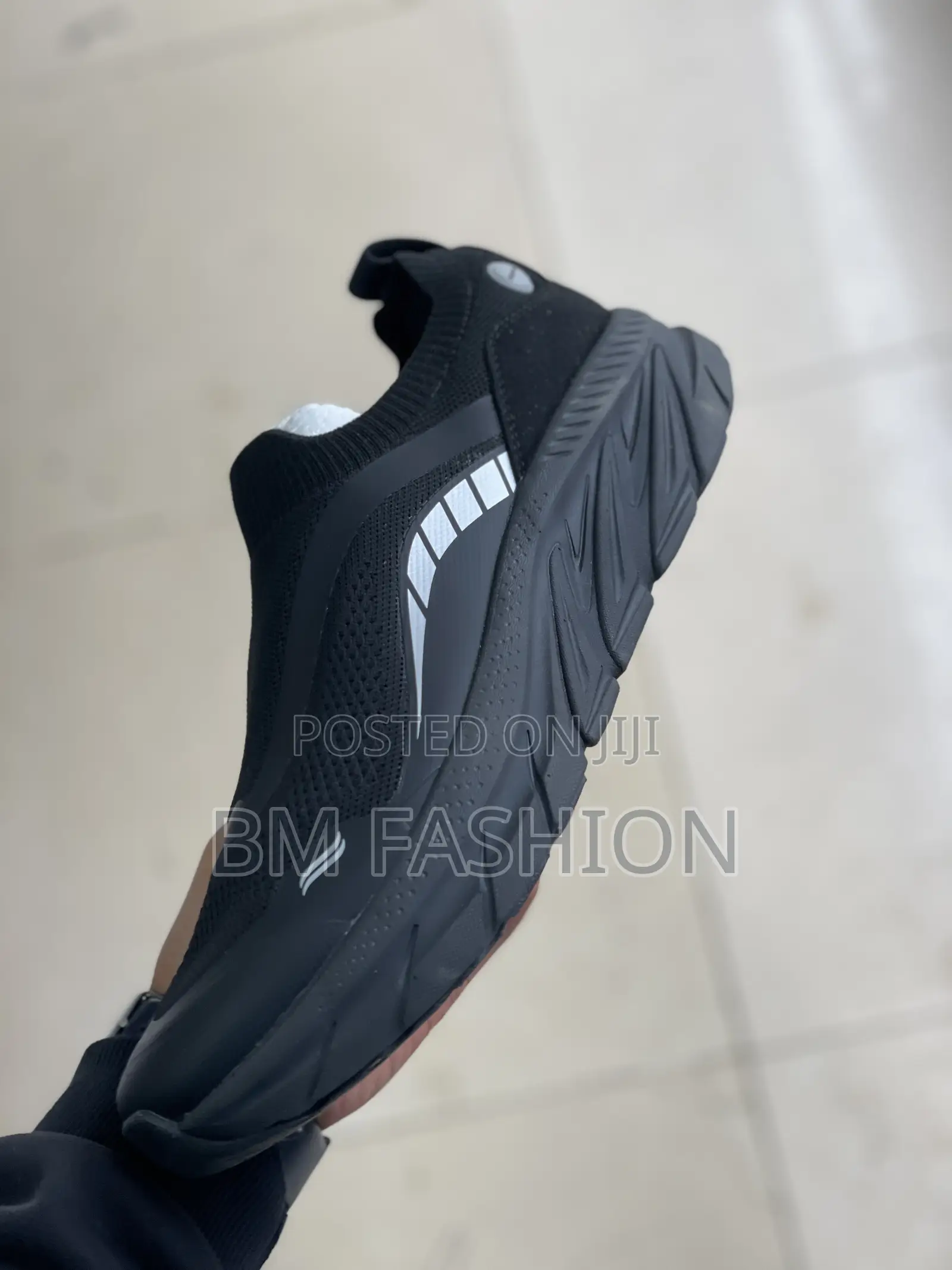 Goupu Black Lightweight Sneakers