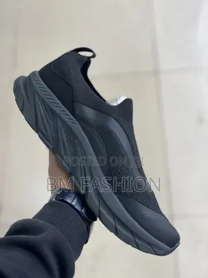 Goupu Black Lightweight Sneakers