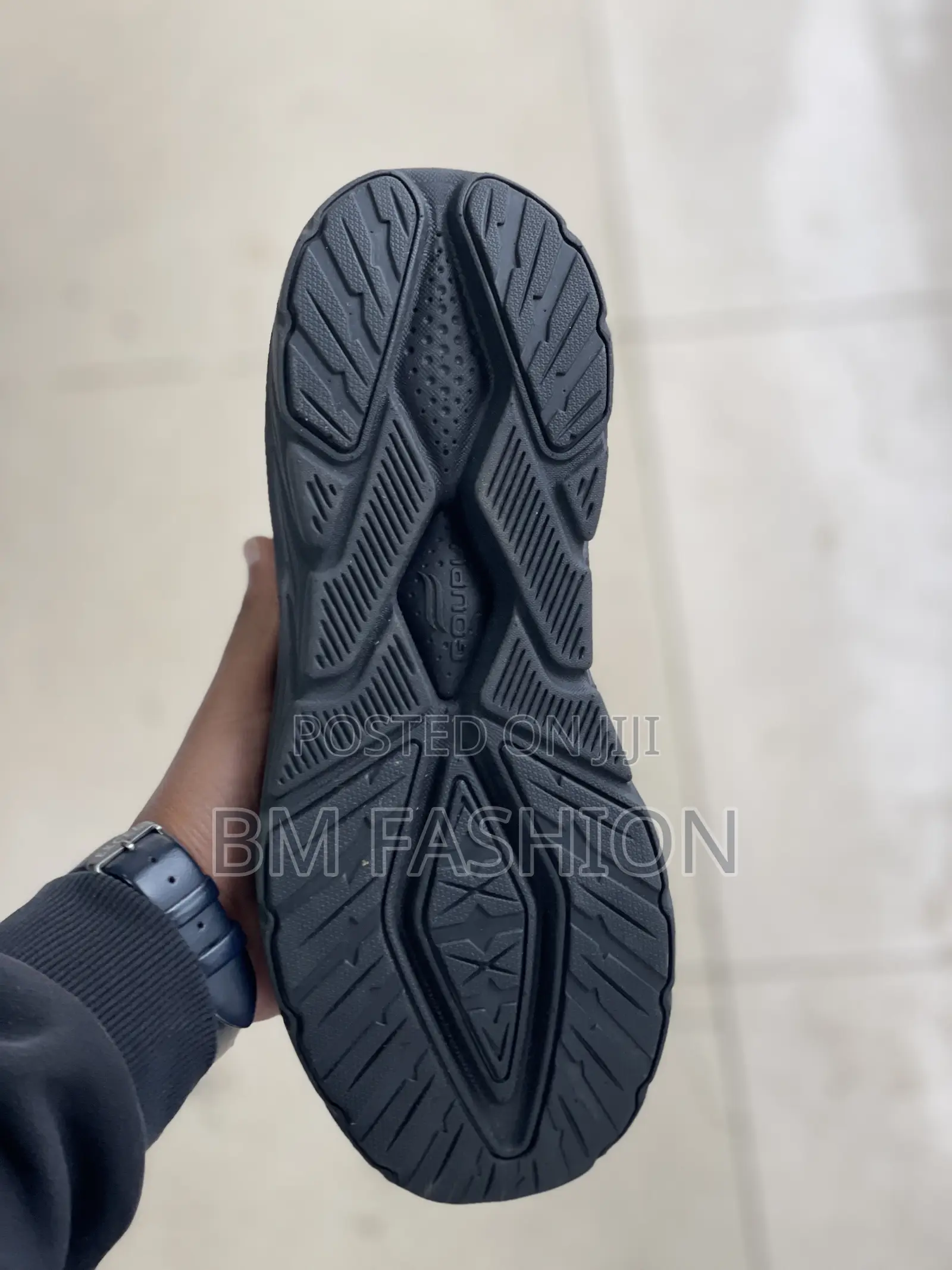 Goupu Black Lightweight Sneakers
