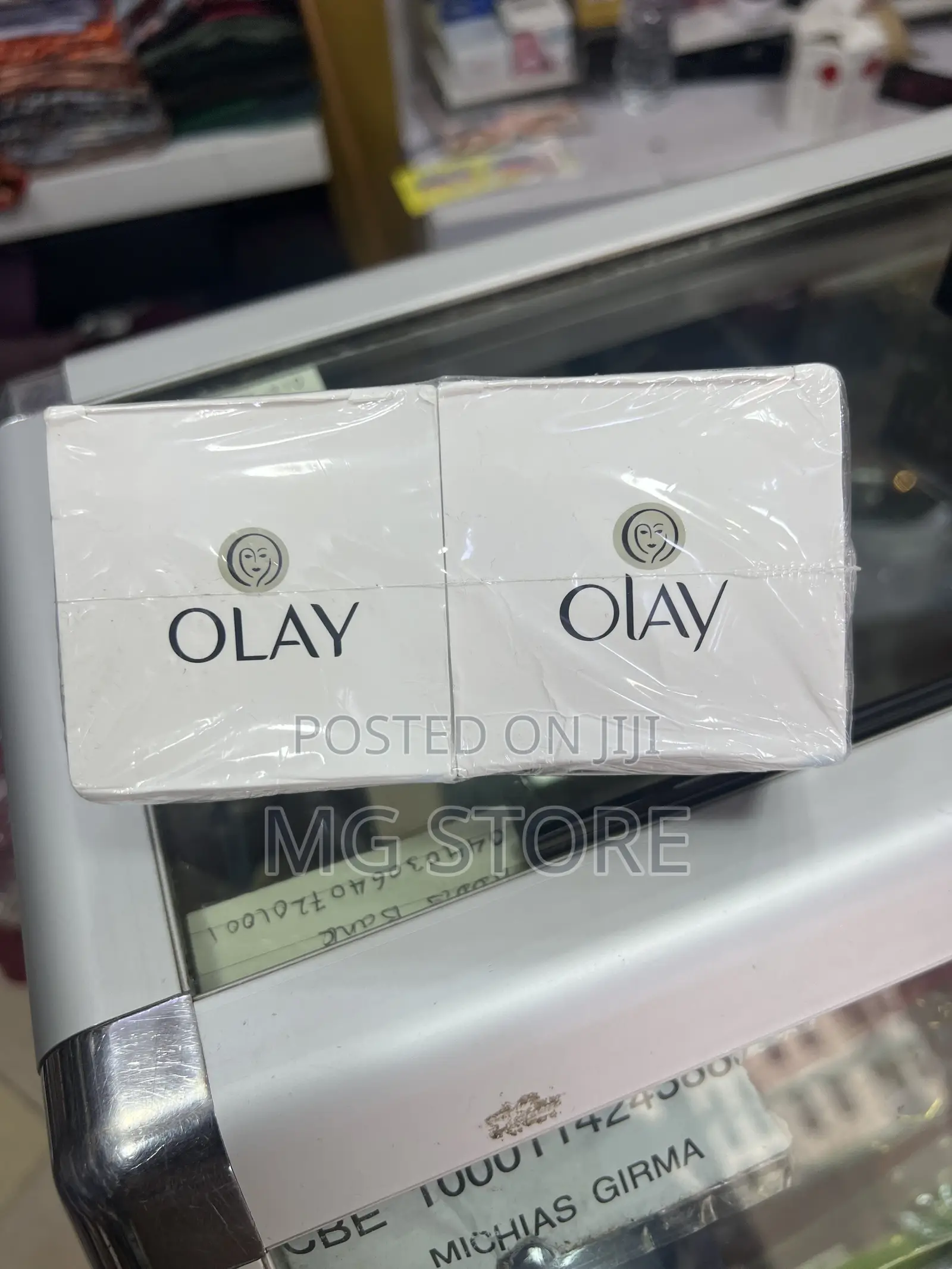Olay Natural Aura SPF 15