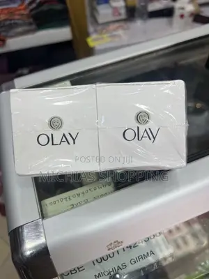 Olay Natural Aura SPF 15