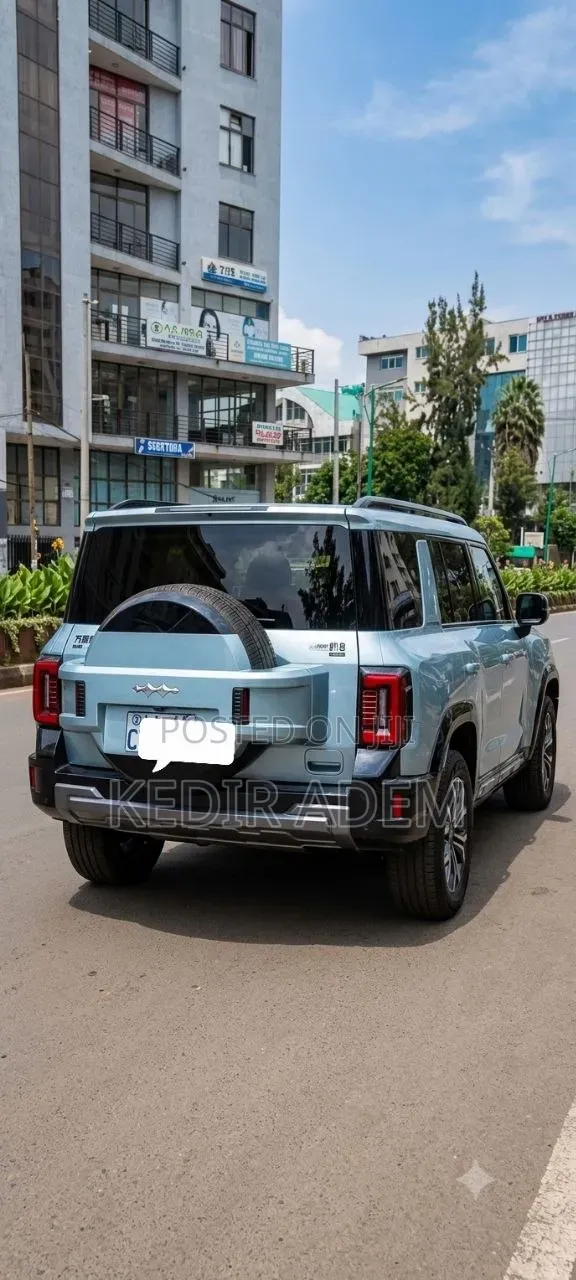 BYD Leopard 8 2.0 Hybrid AWD 2025 Blue