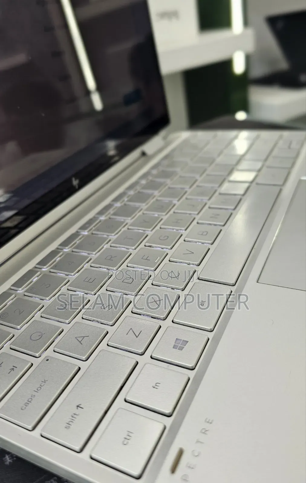 New Laptop HP Spectre X360 8GB Intel Core i7 SSD 512GB