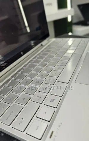 New Laptop HP Spectre X360 8GB Intel Core i7 SSD 512GB
