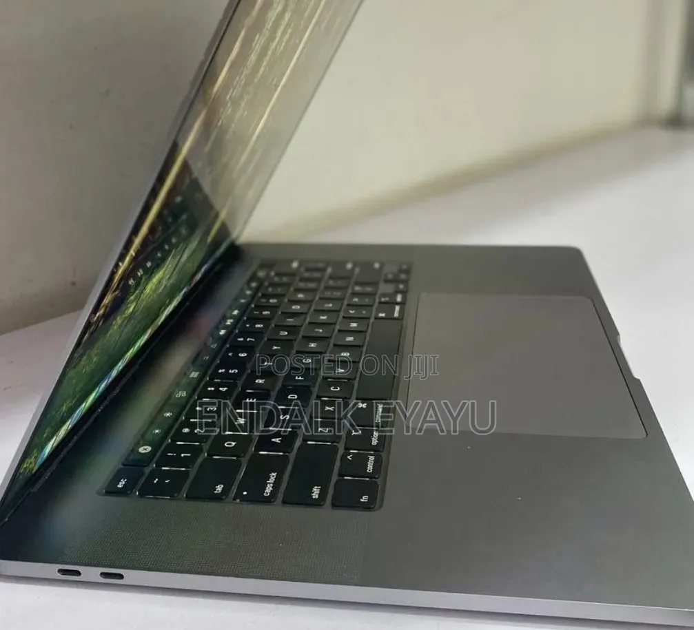 New Laptop Apple MacBook Pro 2019 16GB Intel Core i9 SSD 1T