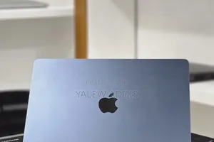 New Laptop Apple MacBook Air 2022 M2 8GB AMD A10 SSD 256GB