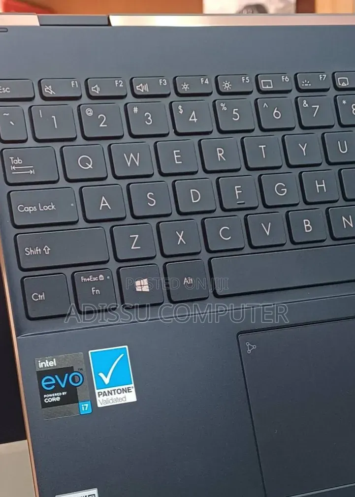 New Laptop Asus Zenbook 14 16GB Intel Core i7 SSD 512GB