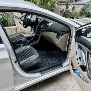 Hyundai Elantra 2015 White