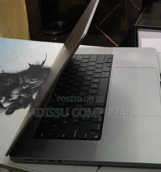 New Laptop Apple MacBook Pro 2021 M1 16GB Apple M1 SSD 512GB