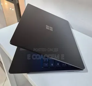 New Laptop Microsoft Surface 8GB Intel Core i5 SSD 256GB