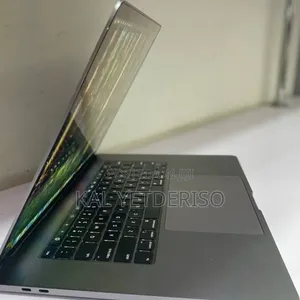 New Laptop Apple MacBook Pro 2019 32GB Intel Core i9 SSD 512GB