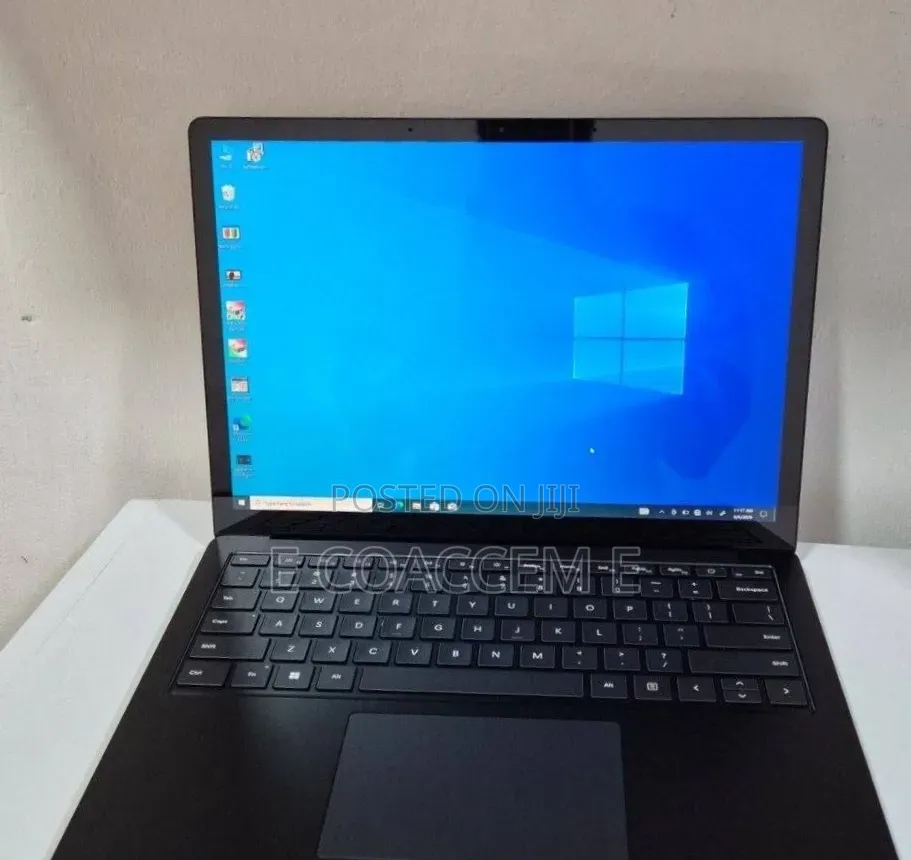 New Laptop Microsoft Surface 8GB Intel Core i5 SSD 256GB