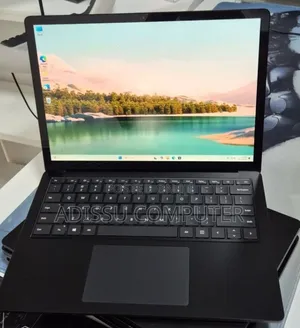 New Laptop Microsoft Surface 16GB Intel Core i5 SSD 256GB