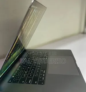 New Laptop Apple MacBook Pro 2019 32GB Intel Core i9 SSD 512GB