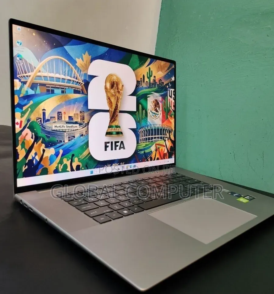 New Laptop HP ZBook 17 G5 16GB Intel Core i9 SSD 1T