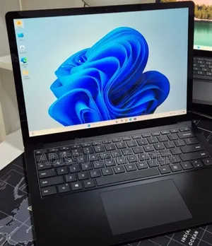 New Laptop Microsoft Surface 16GB Intel Core i7 SSD 256GB